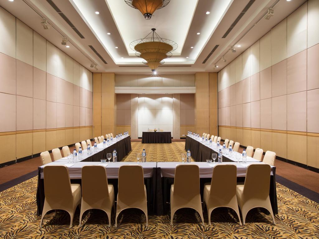 Hotel Santika Premiere Malang Esterno foto