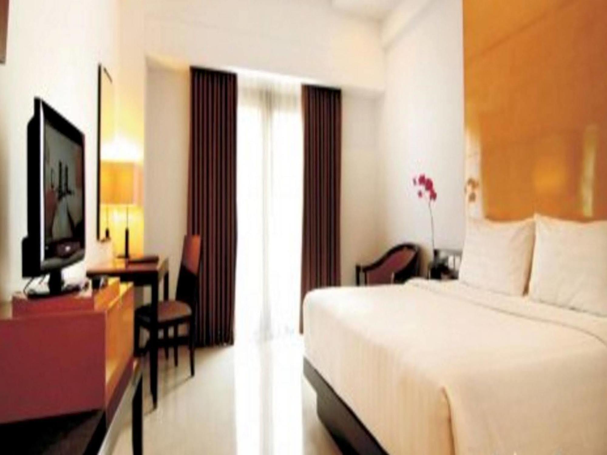 Hotel Santika Premiere Malang Esterno foto