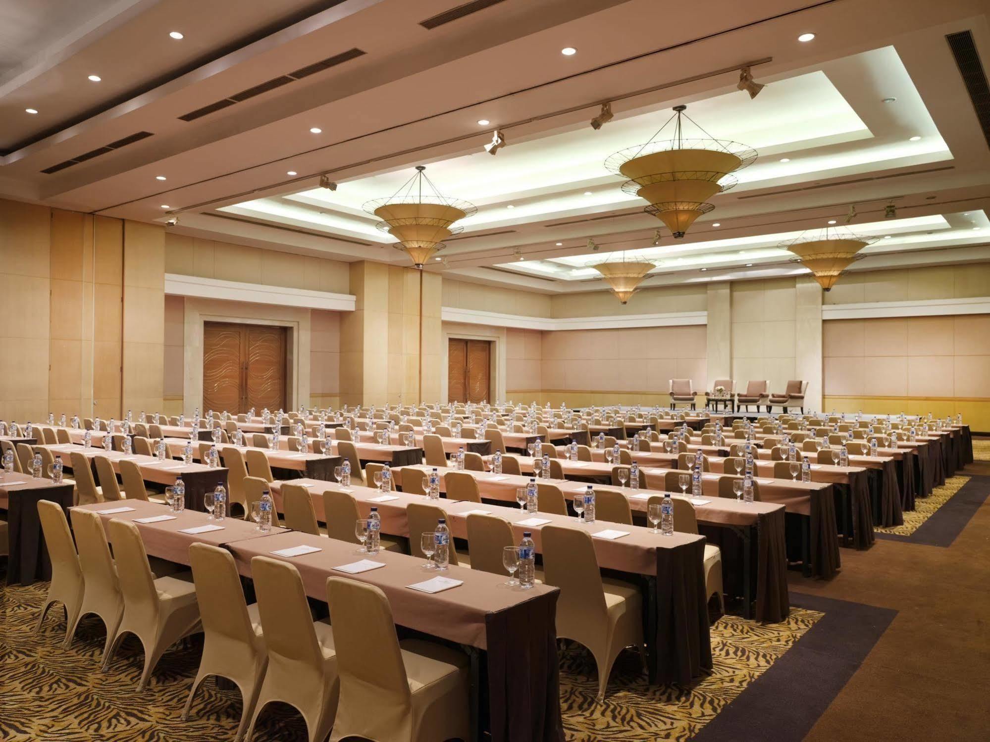 Hotel Santika Premiere Malang Esterno foto
