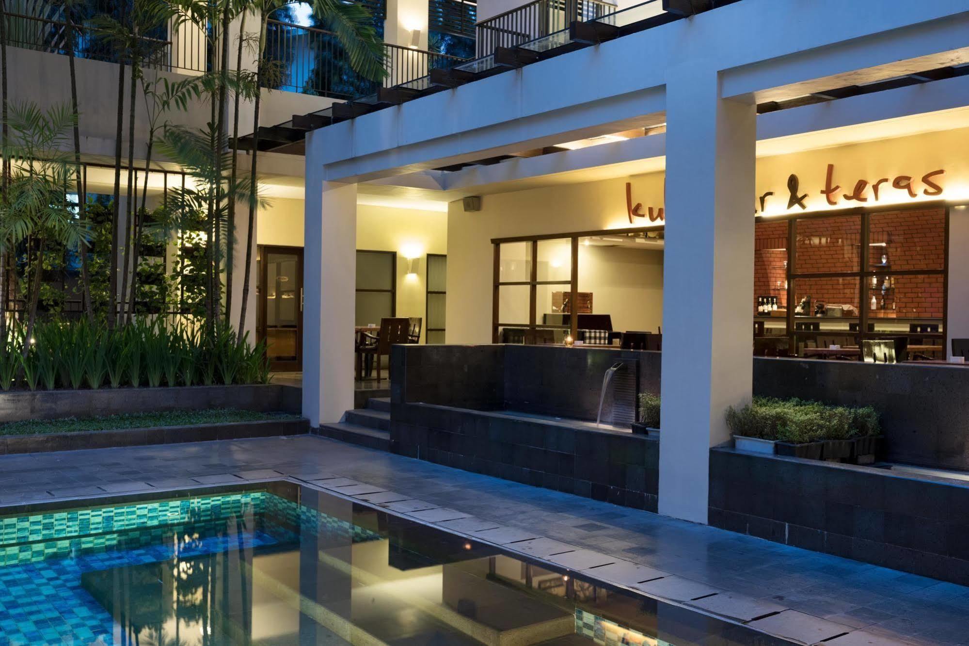 Hotel Santika Premiere Malang Esterno foto